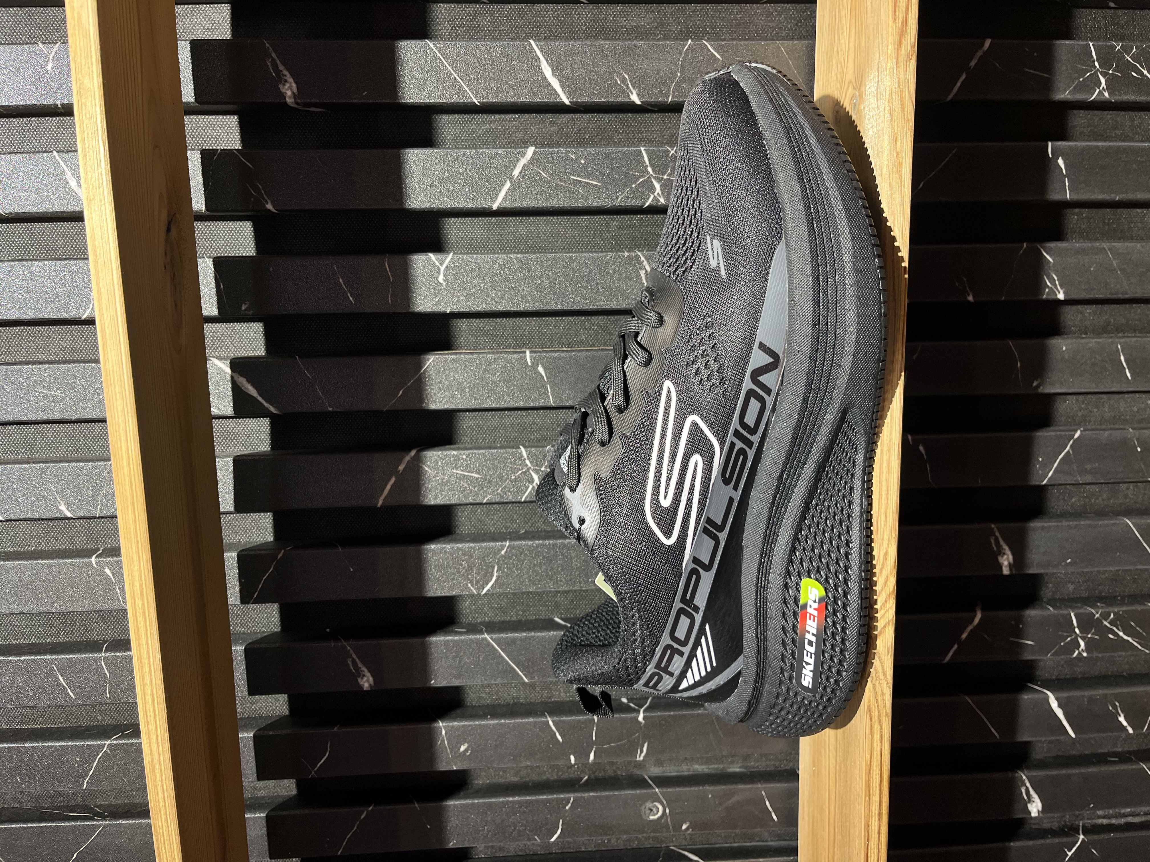کتونی مشکی اسکچرز (skechers)