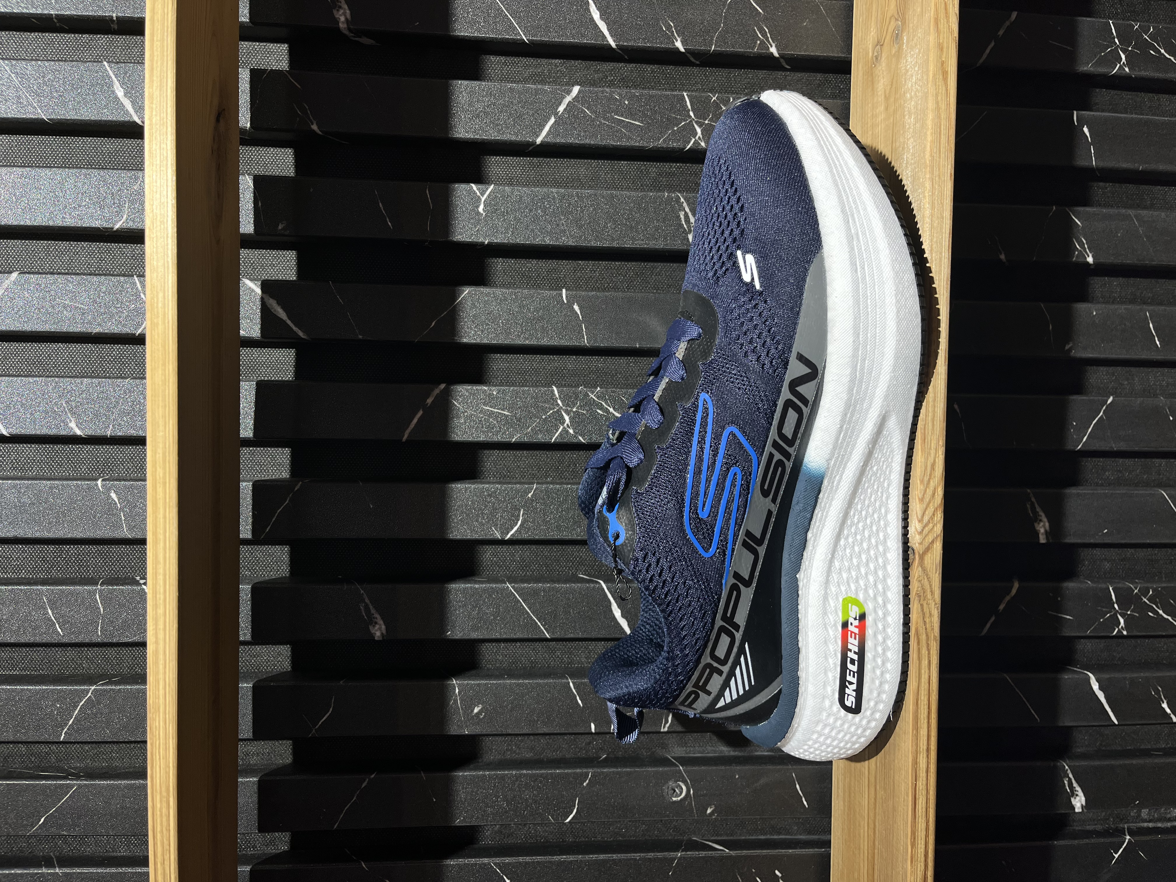 کتونی سرمه ای اسکچرز ( skechers)