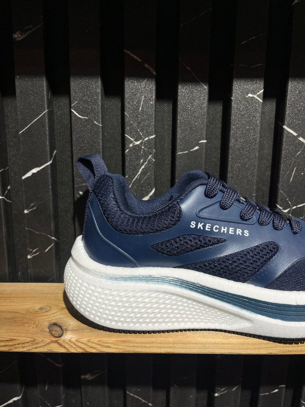 کتونی skechers سرمه ای
